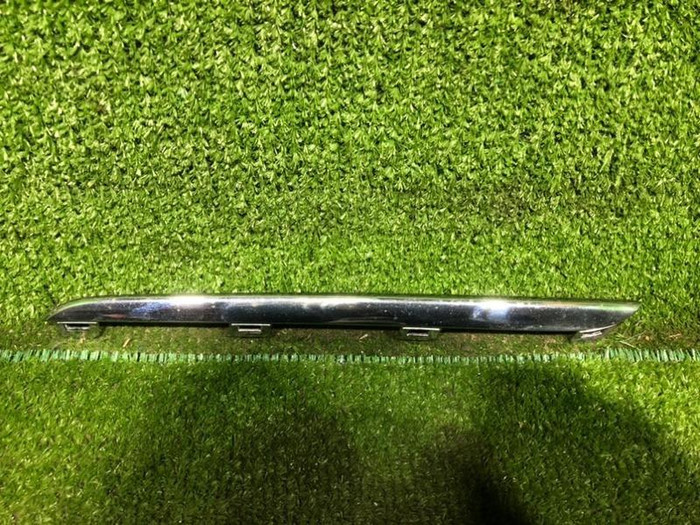 Накладка решетки радиатора левая Mercedes E C238 (2016-2021)