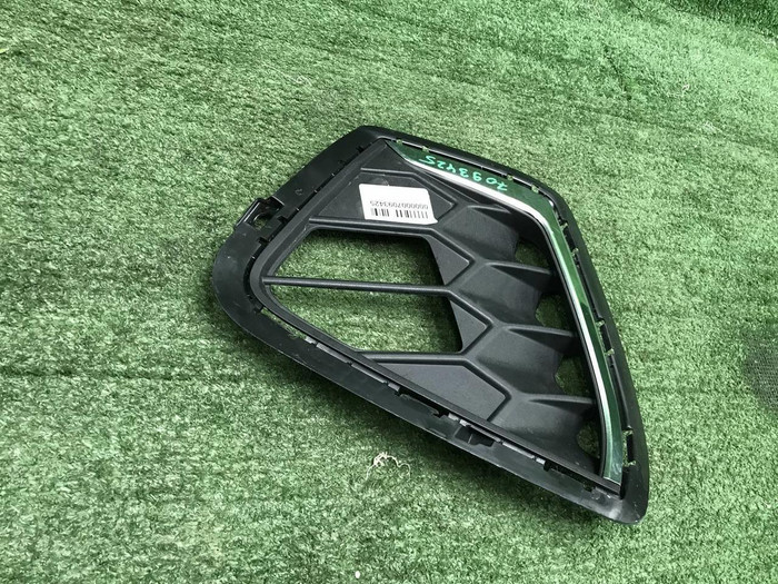 Накладка ПТФ левая Hyundai Custo (2021-н.в.)