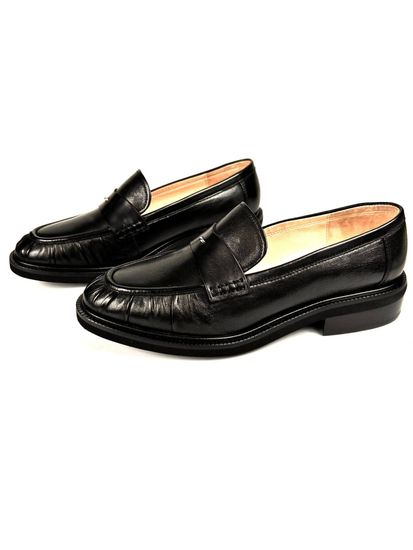 Лоферы женские