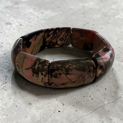 Браслет. Родонит