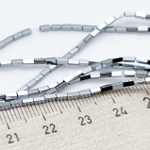 Гематит (имитация), цвет серебристый, размер около 3,4*1,3 мм, цена за нить 38 см