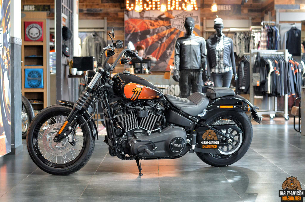 Мотоцикл Harley-Davidson Street Bob 114 (Vivid Black)