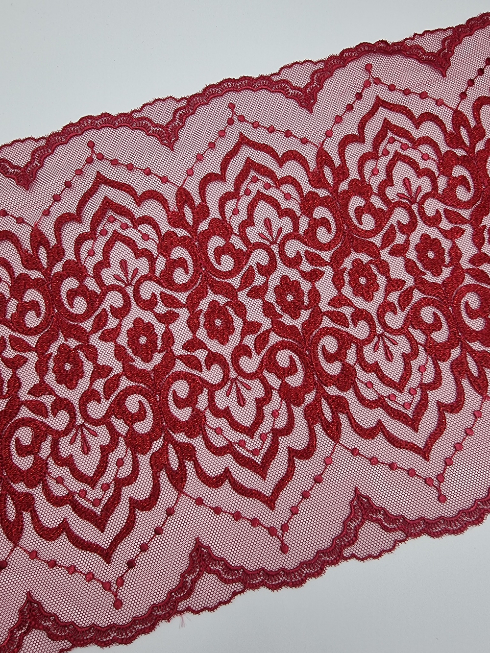 Вышивка на сетке темно-красная с блеском К765