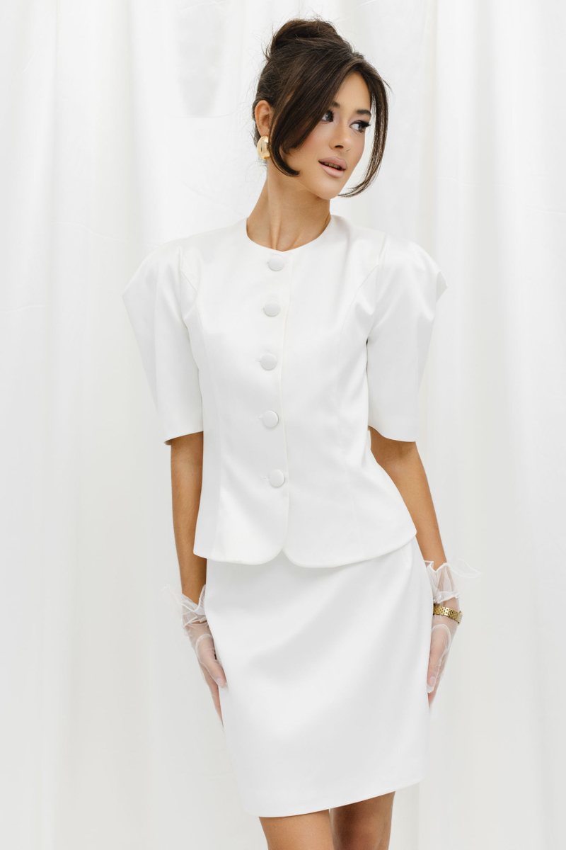 Блуза из атласа на пуговицах молочная