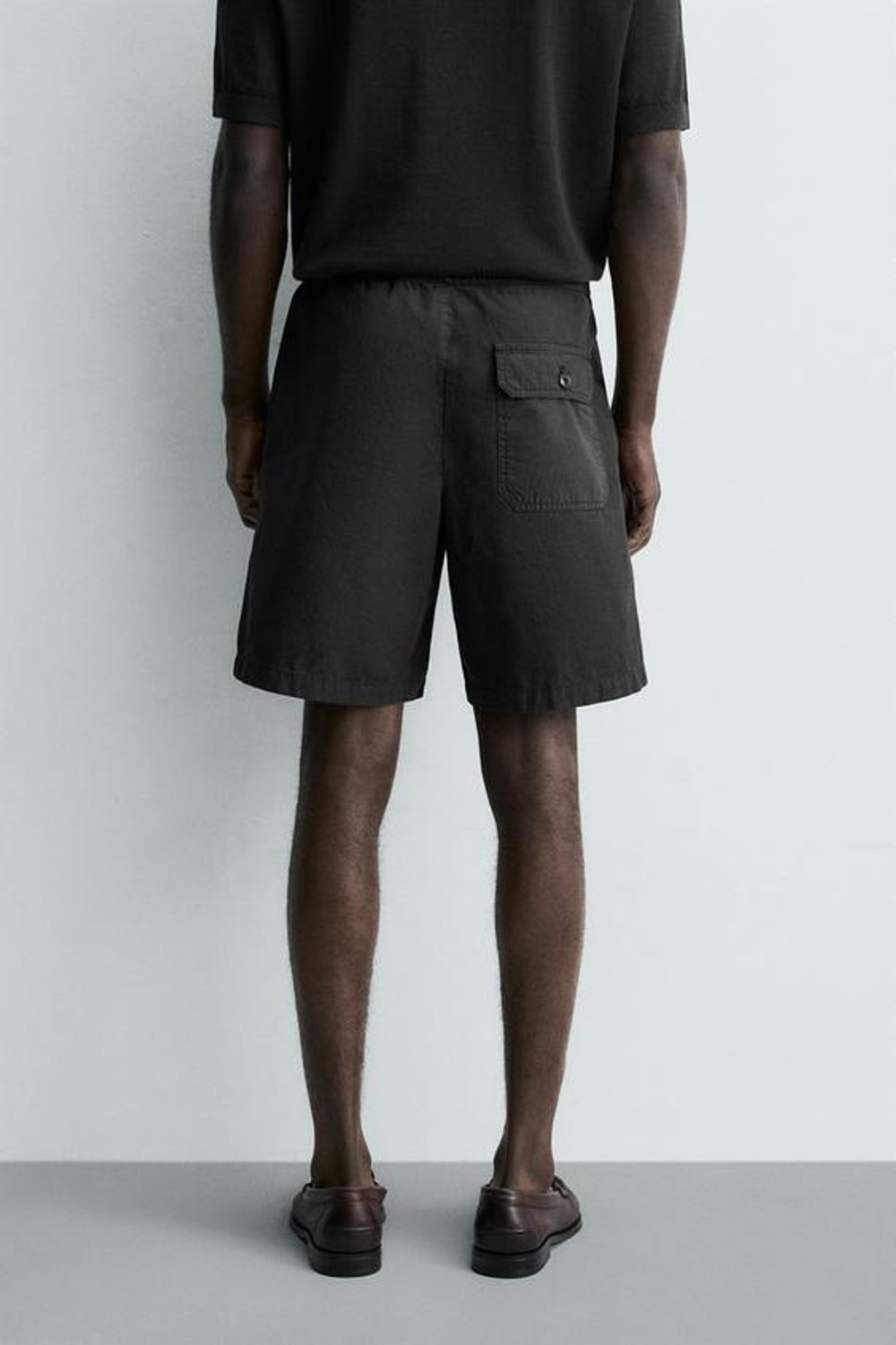 ZARA ШОРТЫ REGULAR FIT С ЭФФЕКТОМ ПОТЕРТОСТИ, ЧЕРНЫЙ
