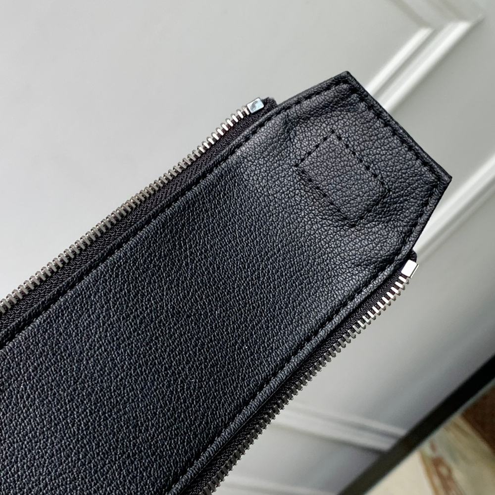 Louis Vuitton Dopp Kit Toilet Pouch