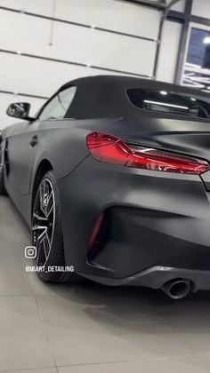 BMW  в черную матовую виниловую пленку Carbins Matte Black A01L