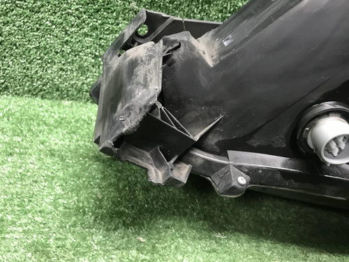 Битая Фара правая Mazda CX-5 2 (2017-2021) LED