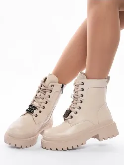 Зимние ботинки на высокой платформе