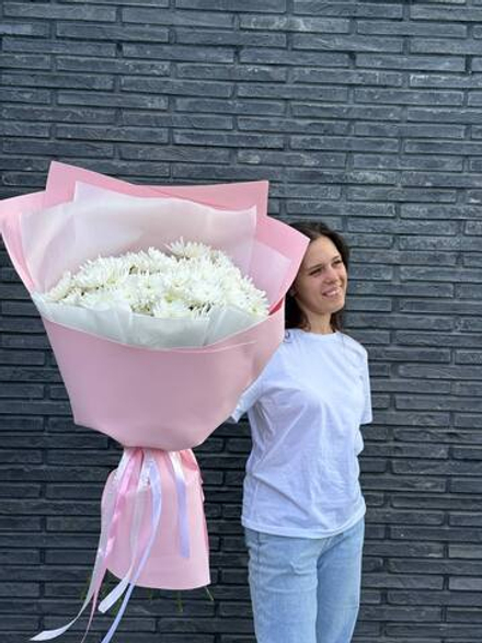 Букет белых хризантем