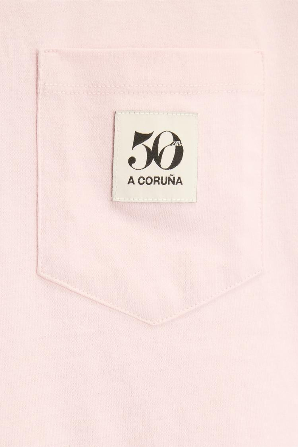 ZARA ФУТБОЛКА С НАШИВКОЙ, ЦВЕТ РОЗОВОГО ДЕРЕВА