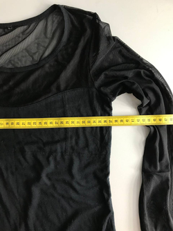 Блузка Savage лаконичная, визуально на 42 размер