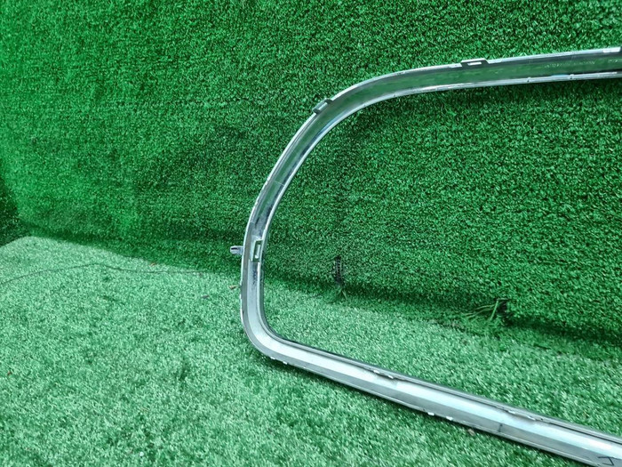 Молдинг решетки радиатора Mini Hatch F56 (21-нв)