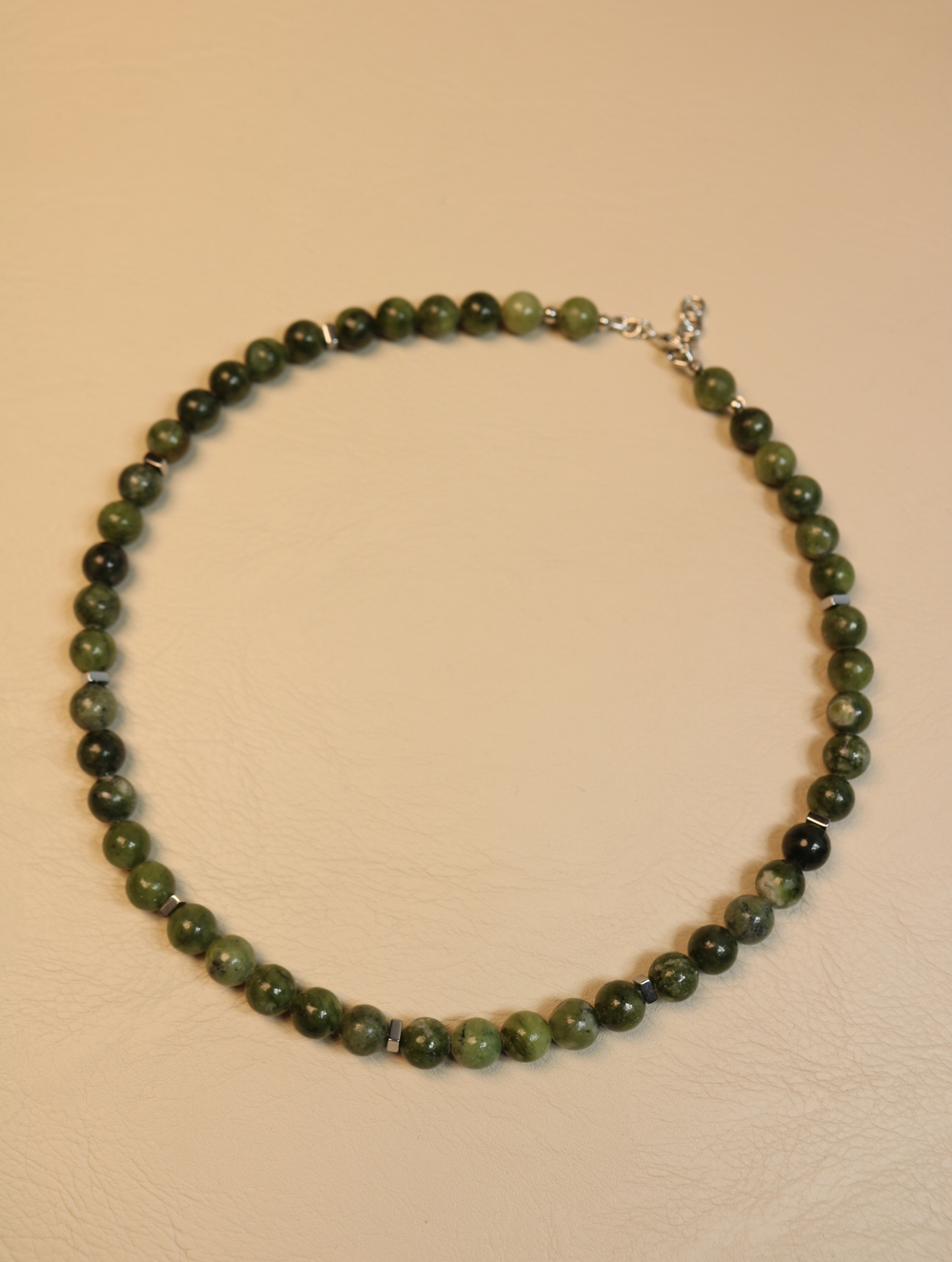 Чокер из нефрита «Зелёный Код»