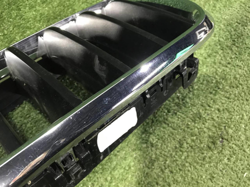 Решетка радиатора правая BMW X5 F15 X6 F16 (2013-2018)