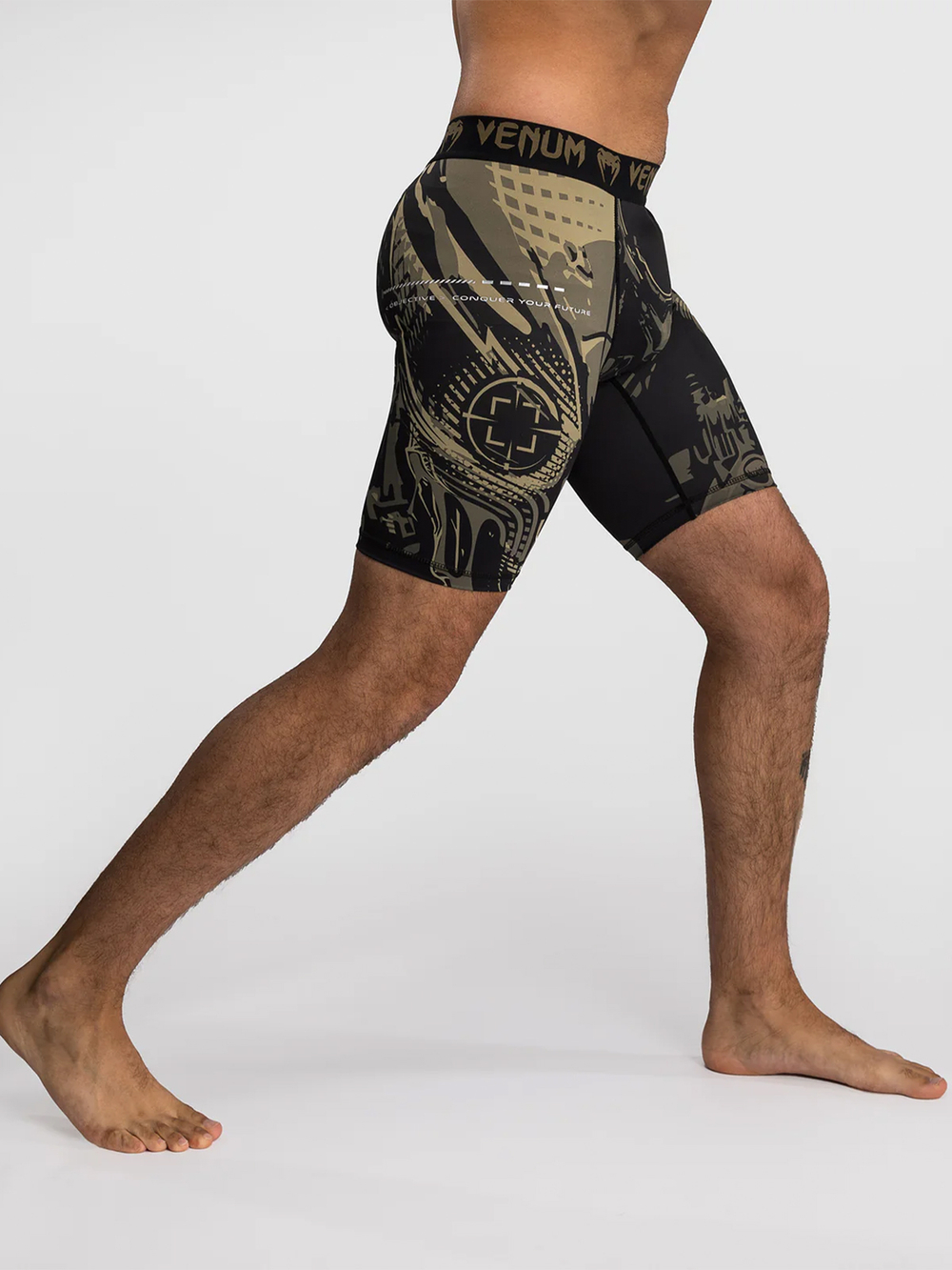 Шорты компрессионные Venum Invader Black/Sand
