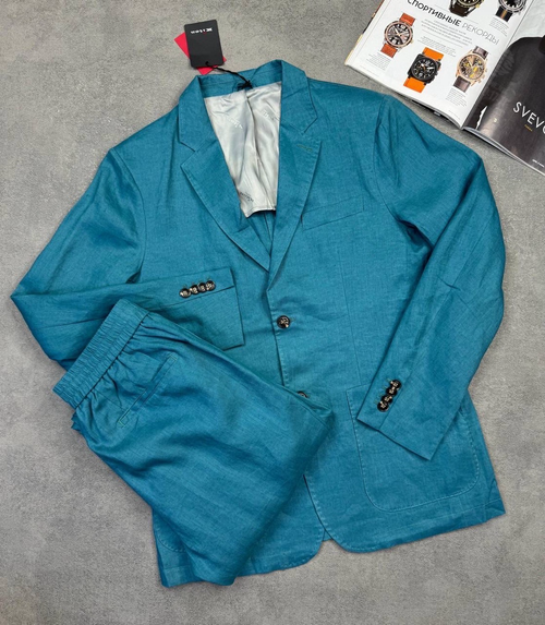 Льняной костюм Kiton