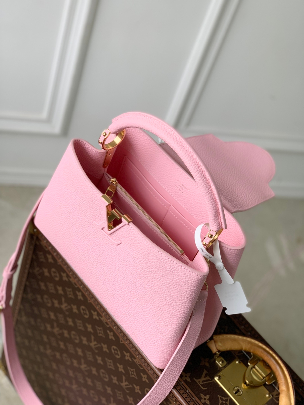 Louis Vuitton Capucines MM