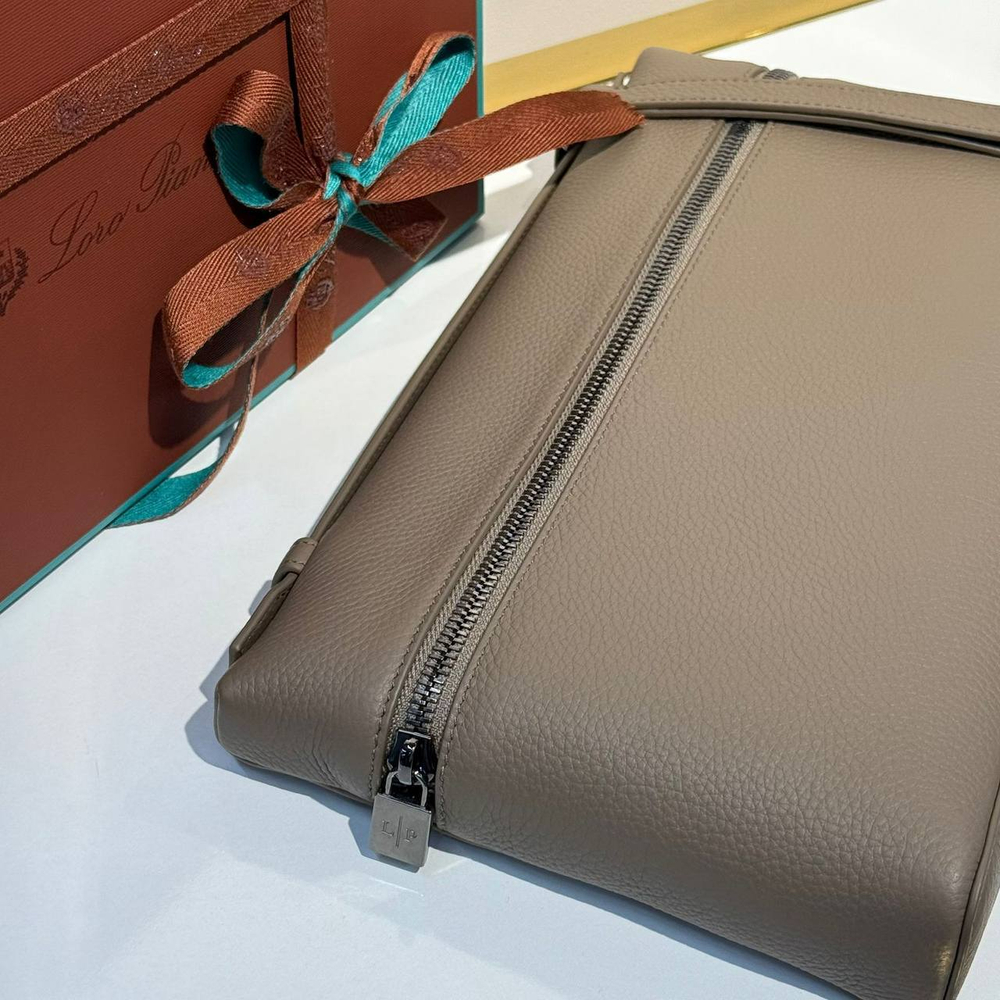 Клатч Loro Piana