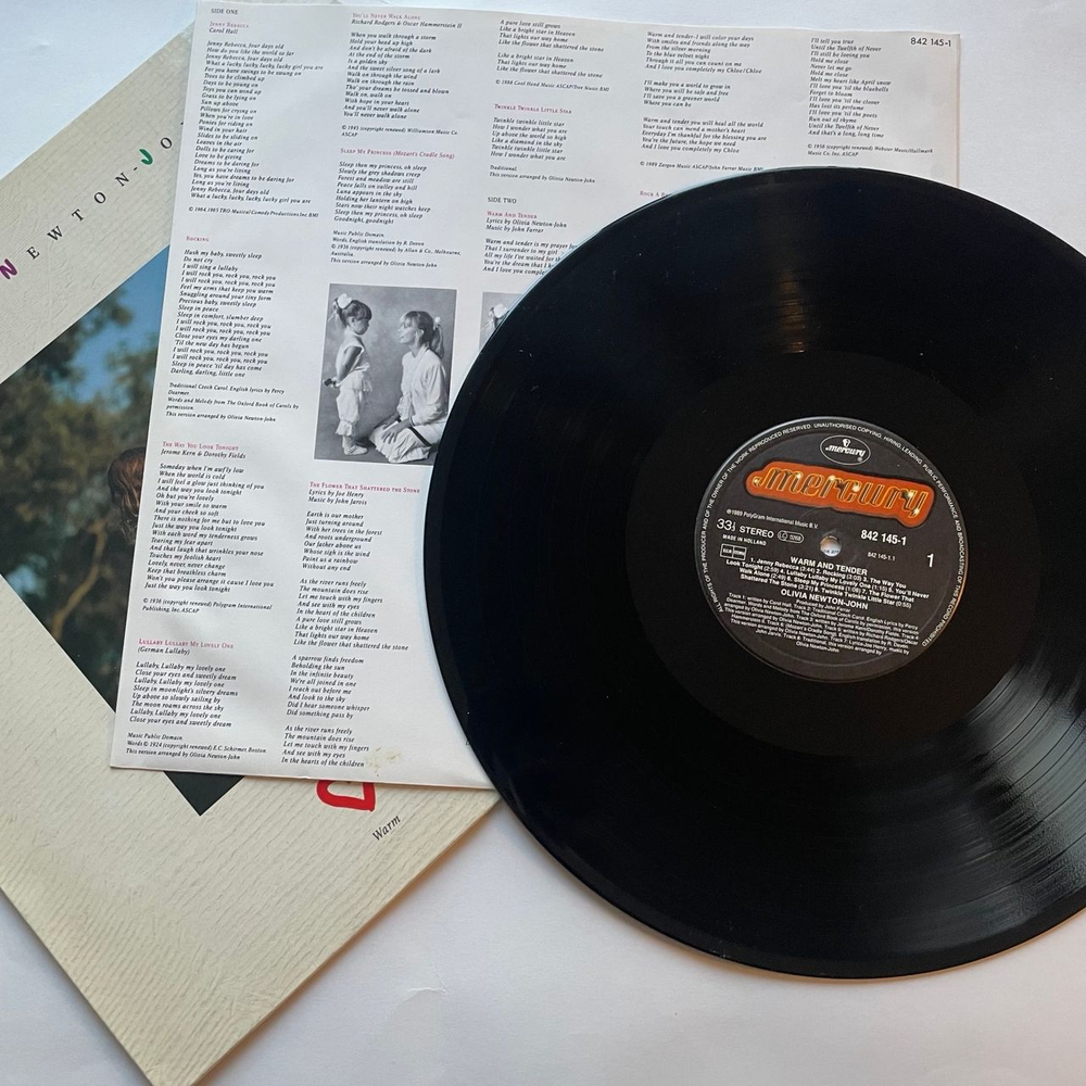 Винтажная виниловая пластинка LP Olivia Newton John, Warm And Tender (Нидерланды 1989)