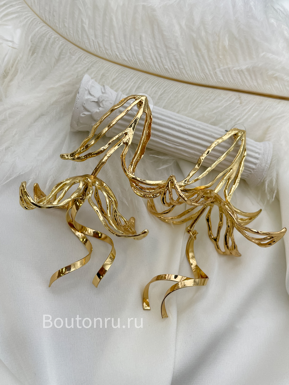 Серьги гвоздики золотистые в форме цветка