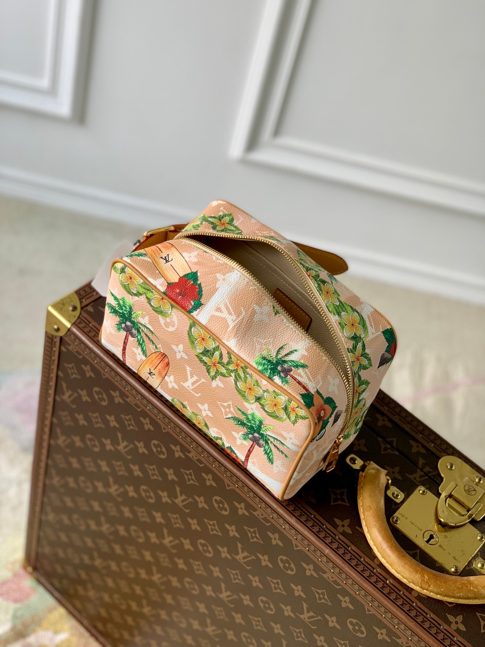 Louis Vuitton Locker Dopp Kit