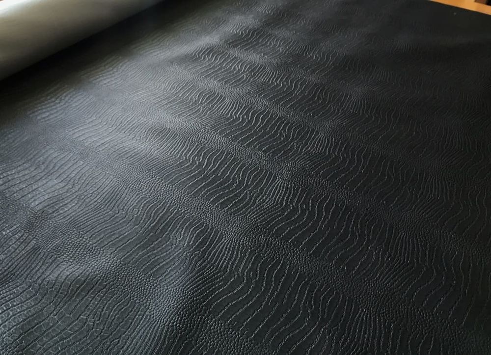 Искусственная кожа 24 черная крокодил