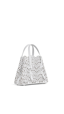 ALAÏA СУМКА MINA 20 ИЗ ВЕНСКОЙ ТЕЛЯЧЬЕЙ КОЖИ, КРЕМОВЫЙ
