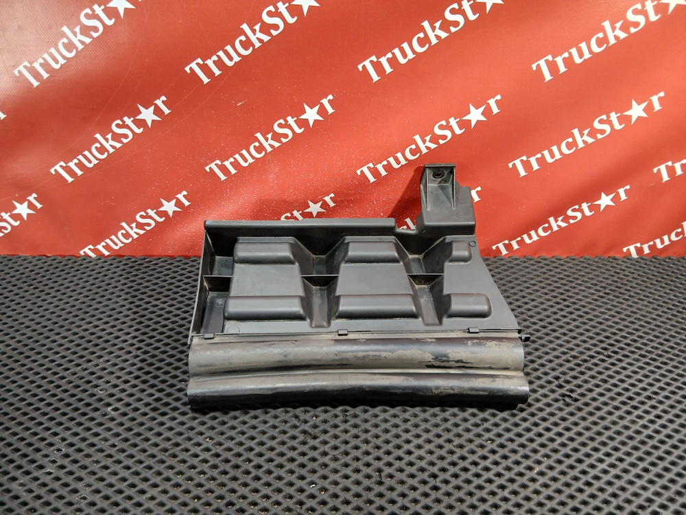 Шумоизоляция двигателя левая