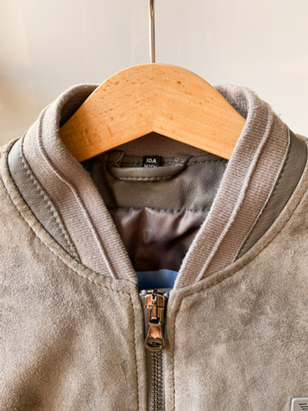 Кожаная куртка Armani, 140