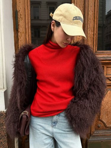 Красная водолазка из шерсти FN