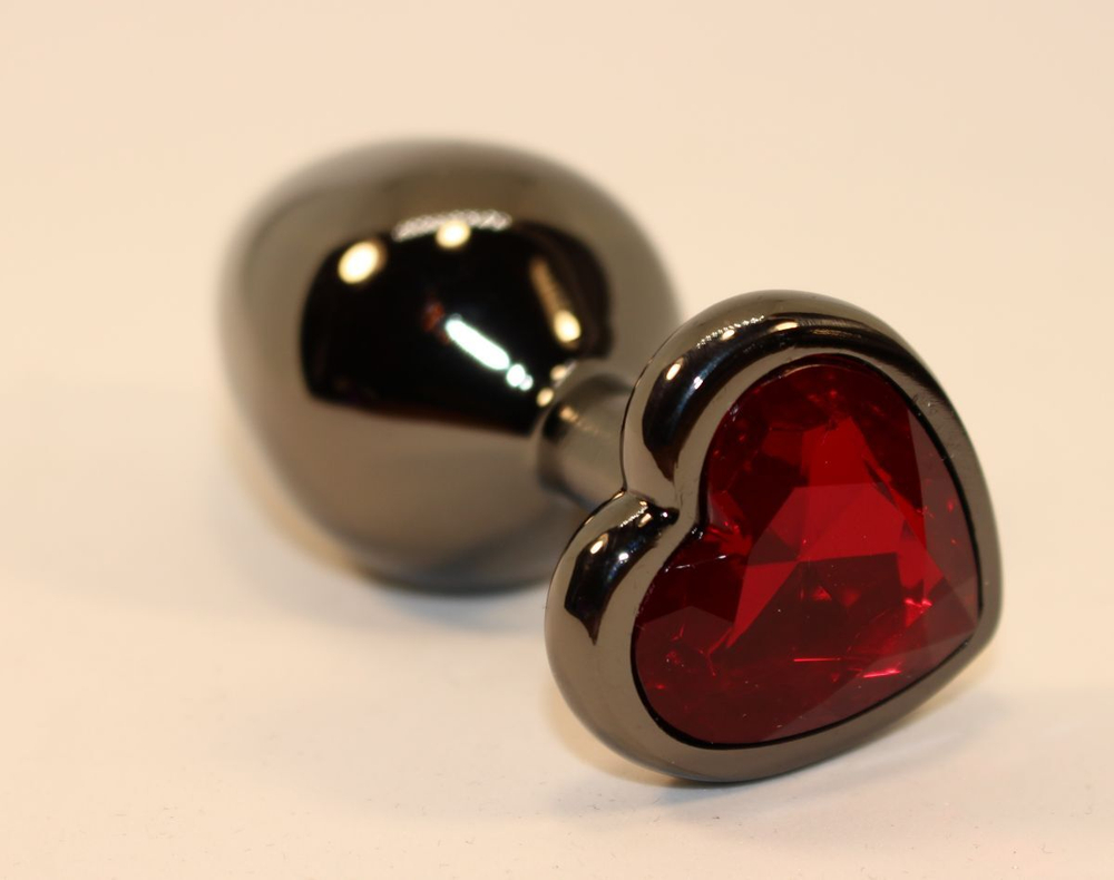 Чёрная анальная пробка с красным стразом-сердцем - 8 см. (Цвет: красный)