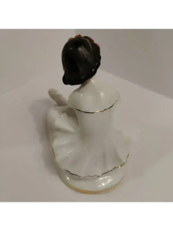 Фарфоровая статуэтка "Маленькая балерина"