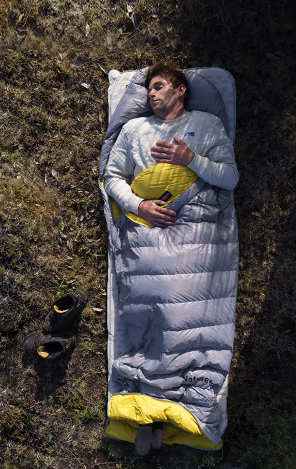 Мешок спальный Naturehike Ultralight CW400 M, 210х75 см, (правый) (ТК: +5C), серый