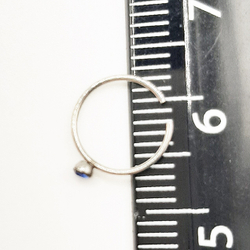 Кольцо для пирсинга носа с цветным кристаллом из медицинской стали. 1 шт