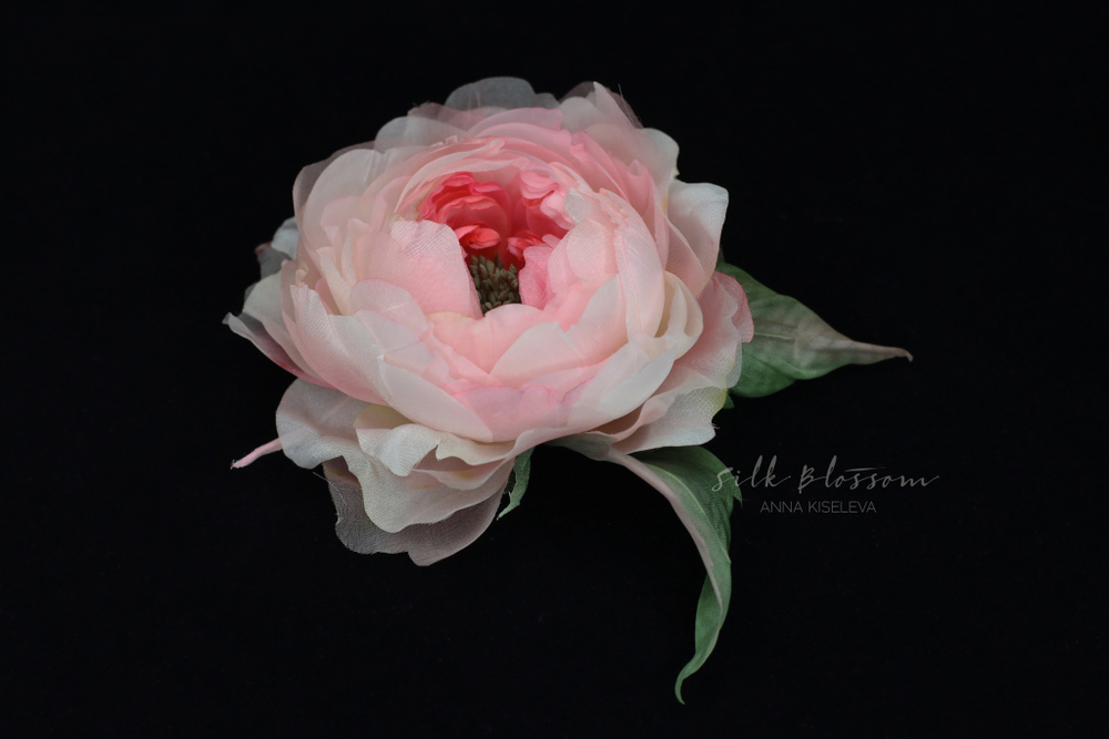 Брошь Английская роза из шелка розовая