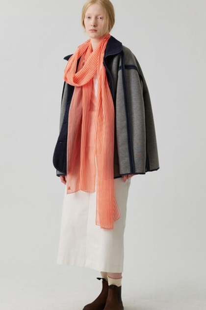 Шарфик из шелка в красно-белую полоску