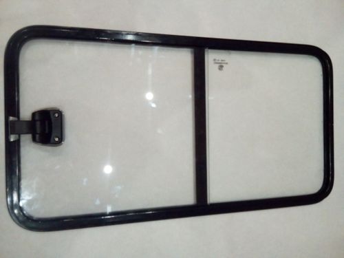 Левая салонная форточка на УАЗ "Буханку"