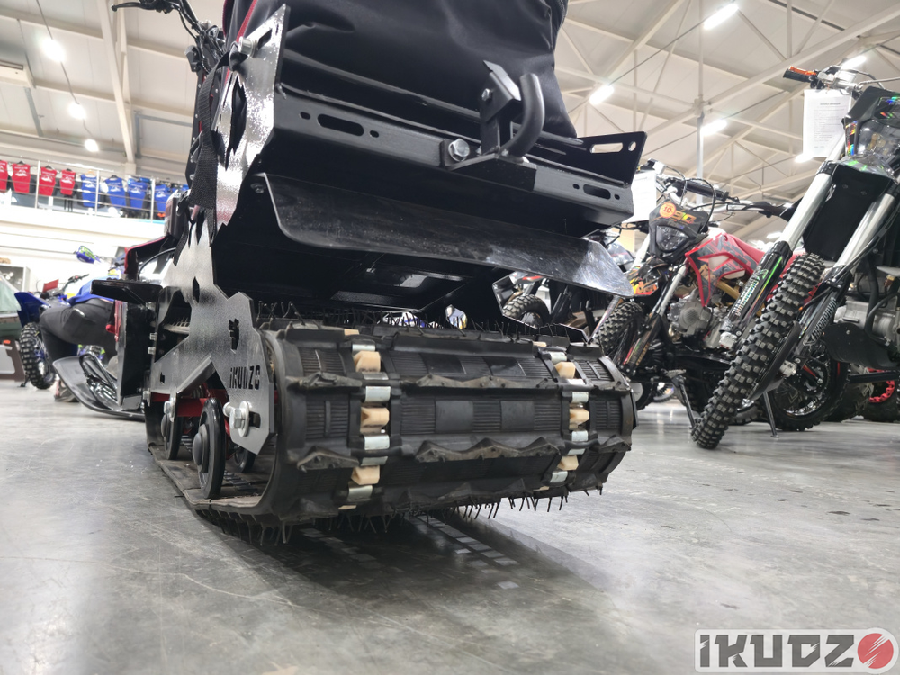 Мотоснегокат (сноуборд) IKUDZO SNOWBIKE 20л.с.