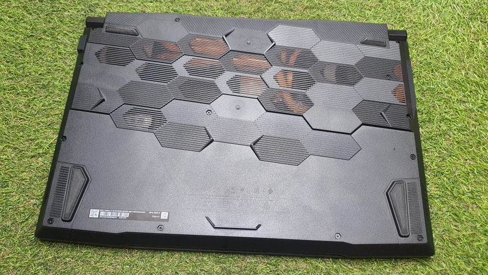 Игровой MSI i7-14/32Gb/RTX 5070 8Gb/144Hz/Katana 17 HX B14WGK-053XRU 9S7-17L791-053/Windows 10