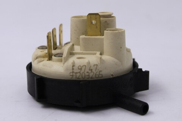 Датчик уровня воды (прессостат) E9747 91203265 стиральной машины Candy