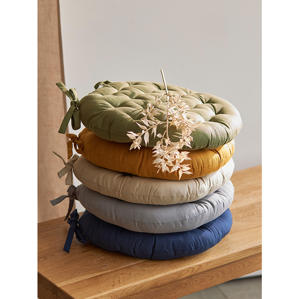 Подушка на стул круглая из хлопка темно-синего цвета из коллекции essential, 35 см