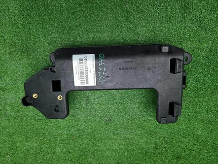 Кронштейн блока предохран. Mercedes S W223 (20-нв)