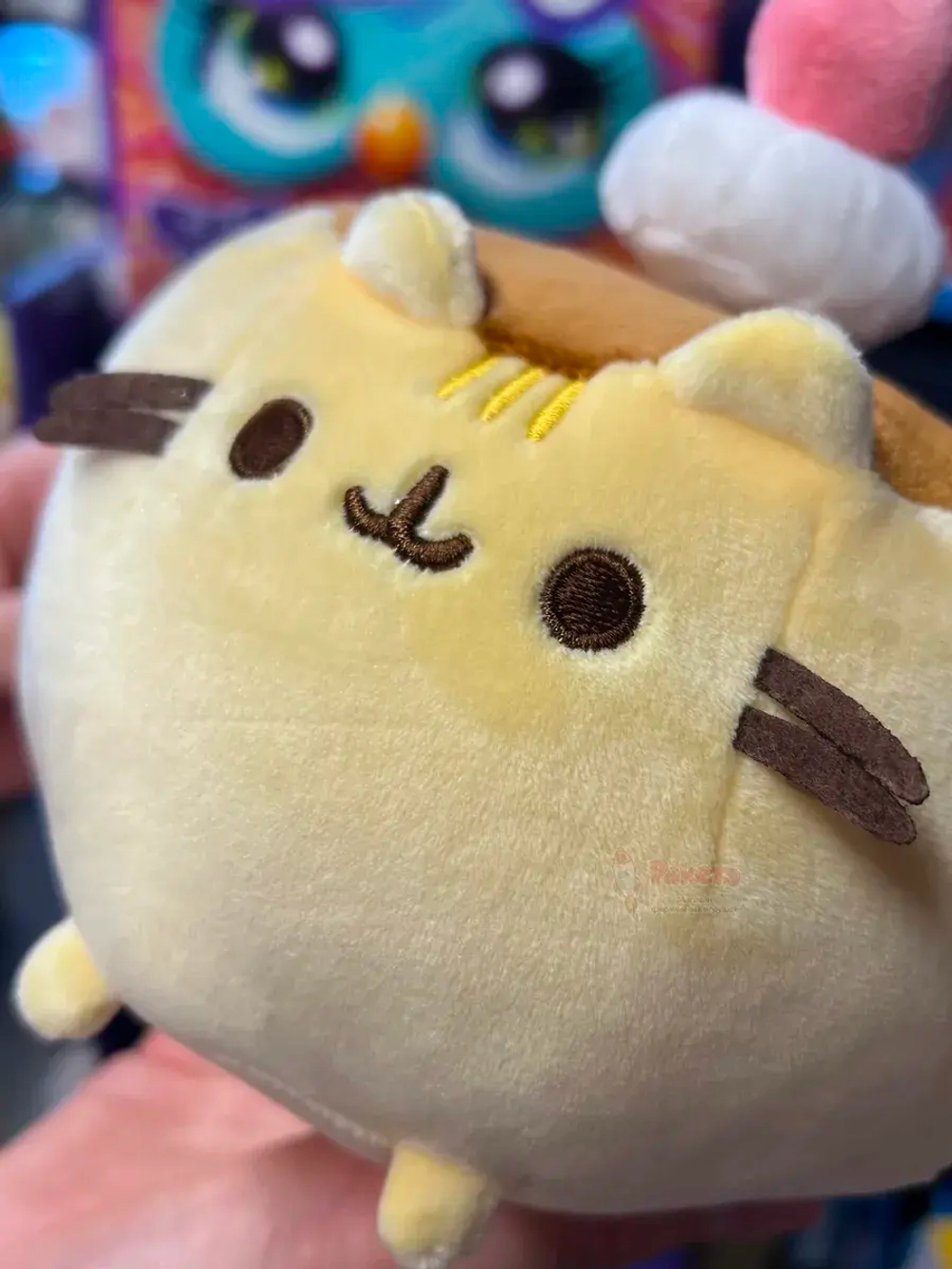 Мягкая игрушка Пушин Кот Кэт плюшевый котик с вишенкой