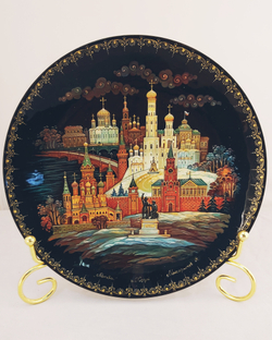 Тарелка "Москва" с росписью (лаковая миниатюрная  живопись) в подарочном футляре