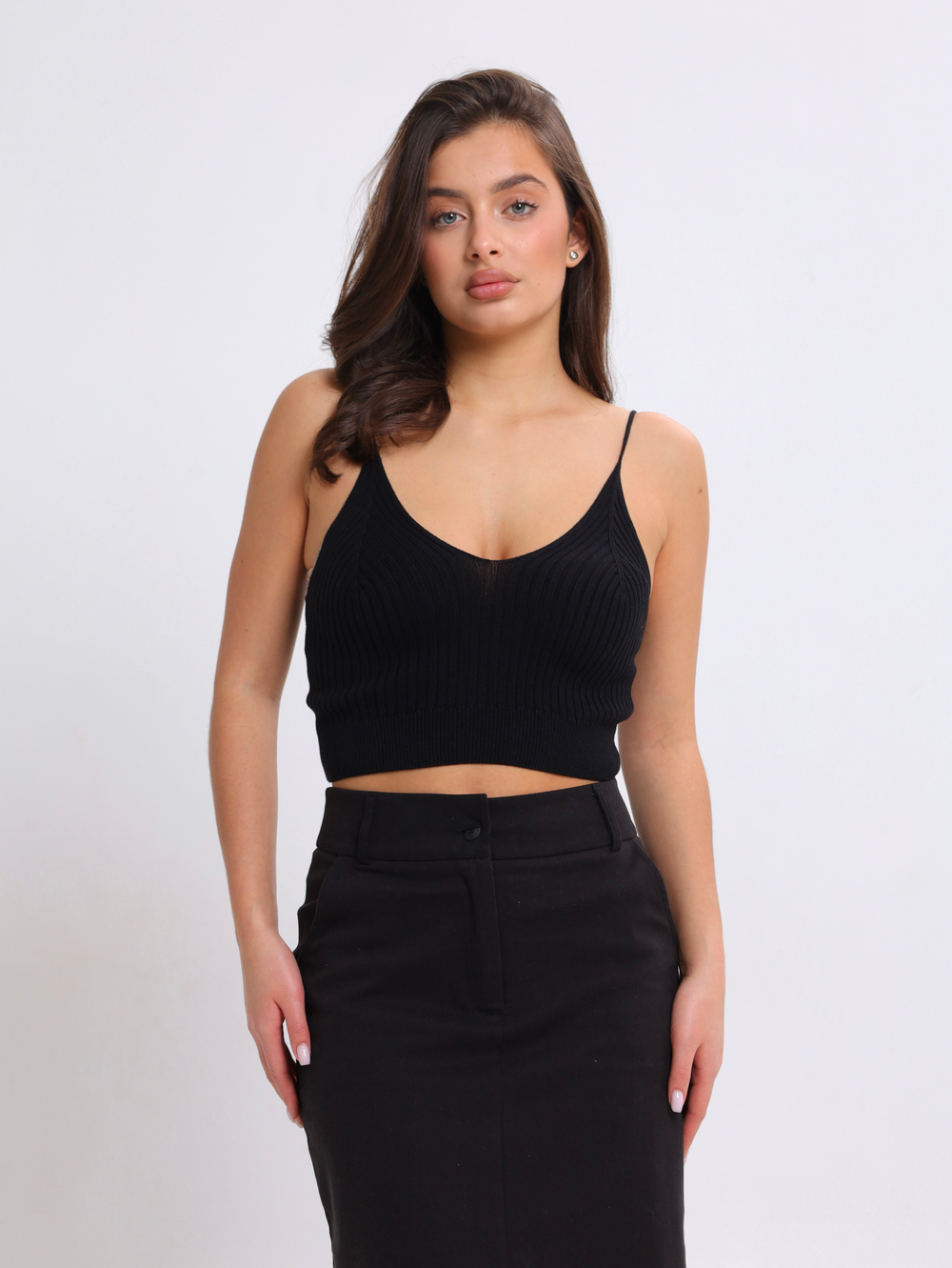 Кроп-топ на бретелях