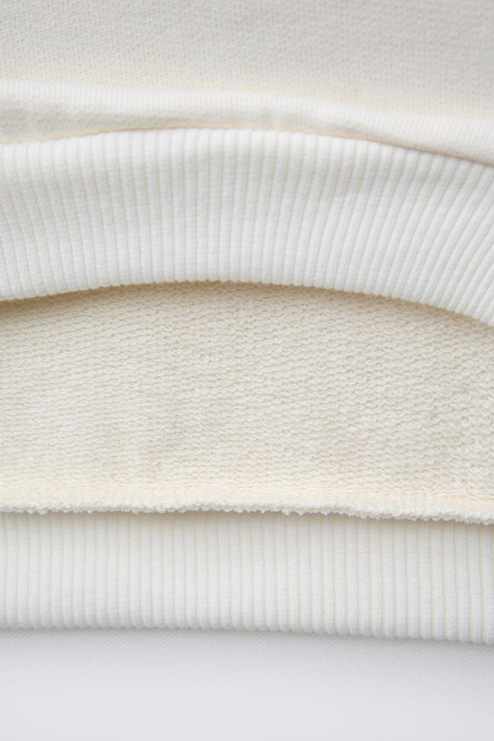 ZARA ХУДИ С ПРИНТОМ «МОЛНИЯ» ©, ЭКРЮ