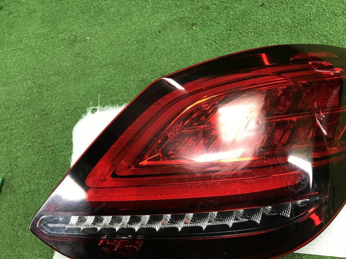 Фонарь правый Mercedes C w205 (2018-2023)