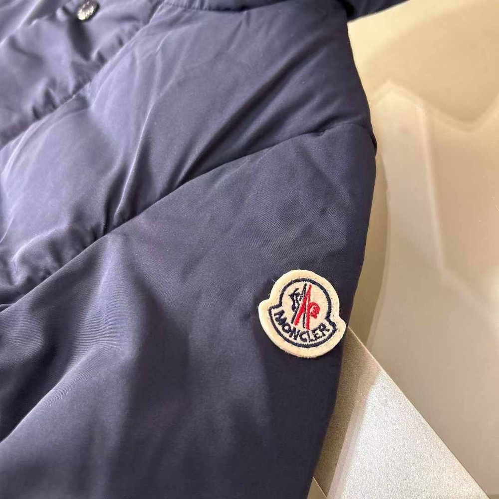 Пуховик Moncler