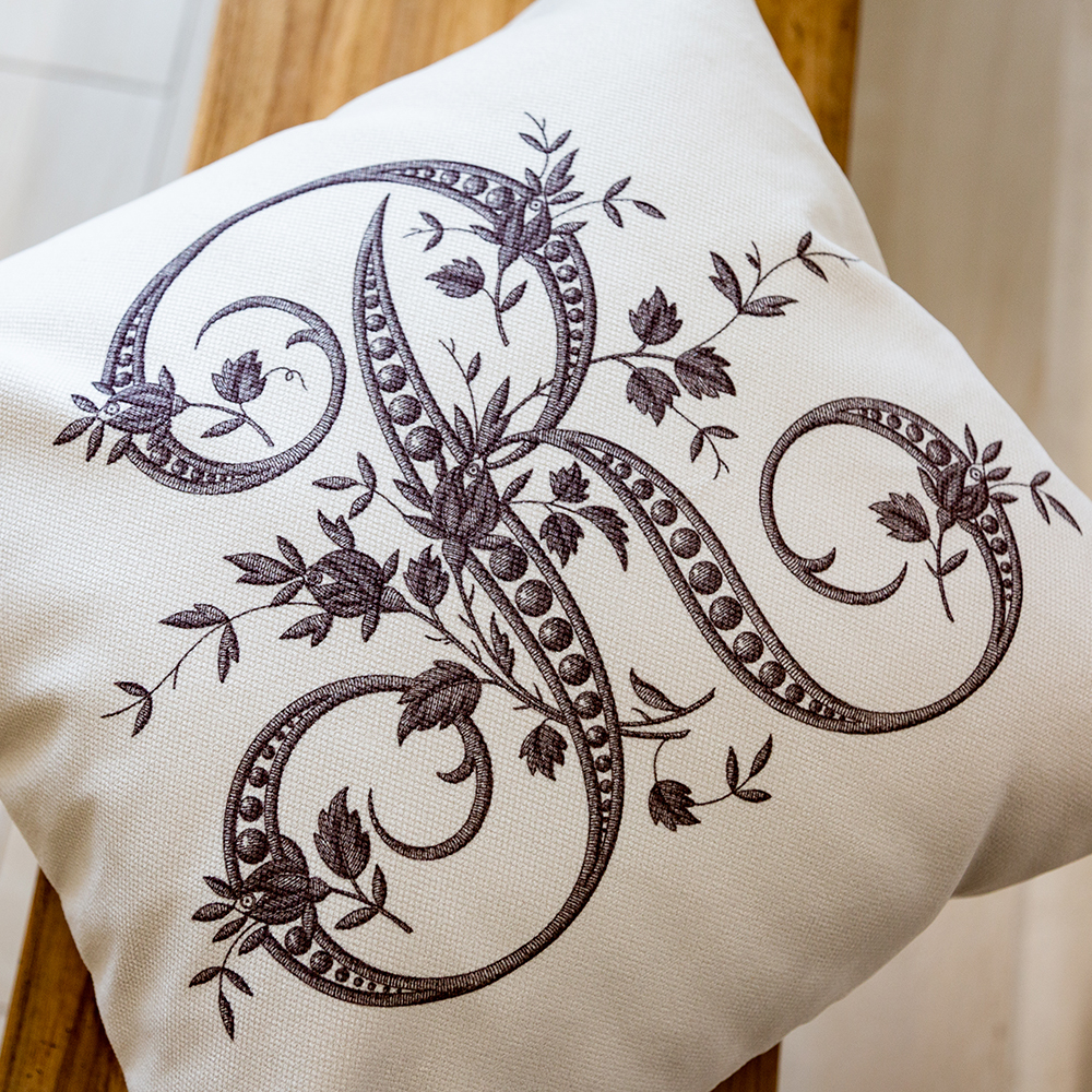 Арт-подушка Объект мечты Монограмма буквы R